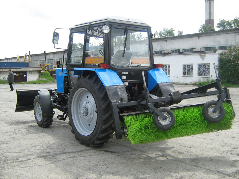 Трактор коммунальный МТЗ-82